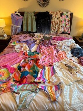 EUC GIRLS 5T-6 CLOTHING LOT ! Various brands styles and seasons !